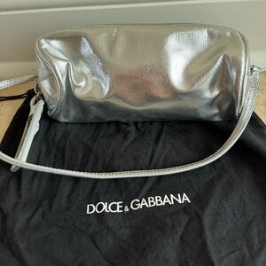Dolce & Gabbana Silver Metallic Clutch with leopard print inside details